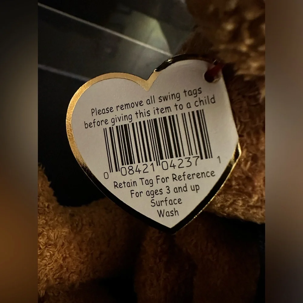Ty Fuzz the Bear Beanie Baby 1998/1999 P.E. Pellets Near Mint w Case
